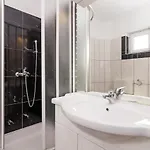 Family Friendly House With A Swimming Pool Maslenica, Novigrad - 13770 Nyaraló