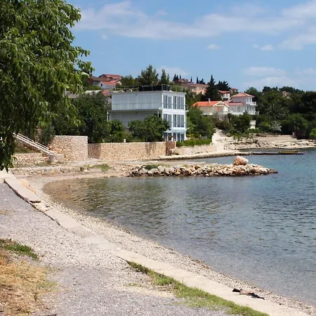 Family Friendly House With A Swimming Pool Maslenica, Novigrad - 13770 Feriehus *