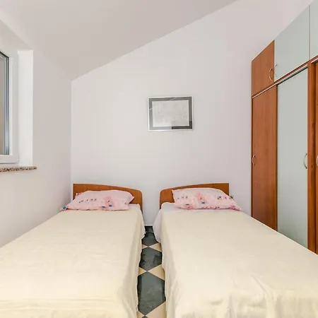 Prázdninový dům Family Friendly House With A Swimming Pool Maslenica, Novigrad - 13770 Maslenica
