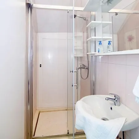 Prázdninový dům Family Friendly House With A Swimming Pool Maslenica, Novigrad - 13770 Maslenica
