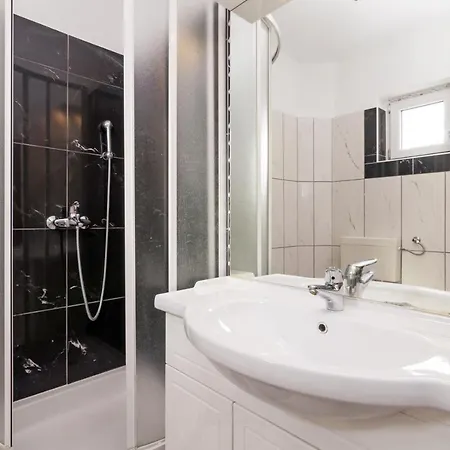 Family Friendly House With A Swimming Pool Maslenica, Novigrad - 13770 Prázdninový dům
