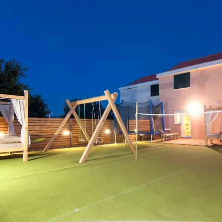Family Friendly House With A Swimming Pool Maslenica, Novigrad - 13770 別荘 *