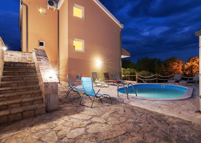 Family Friendly House With A Swimming Pool Maslenica, Novigrad - 13770 펜션 마슬레니차