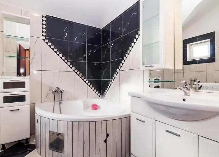 Family Friendly House With A Swimming Pool Maslenica, Novigrad - 13770 펜션 마슬레니차