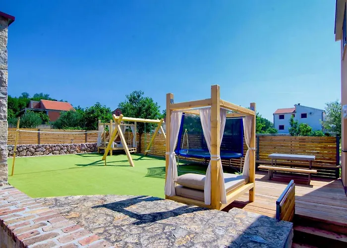 펜션 Family Friendly House With A Swimming Pool Maslenica, Novigrad - 13770 마슬레니차