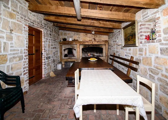 Family Friendly House With A Swimming Pool Maslenica, Novigrad - 13770 펜션
