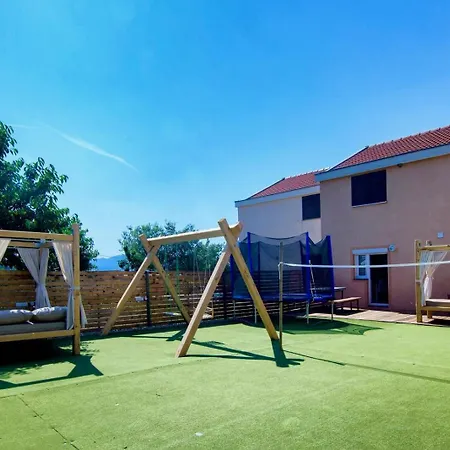 Family Friendly House With A Swimming Pool Maslenica, Novigrad - 13770 *