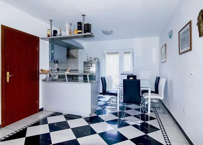 Family Friendly House With A Swimming Pool Maslenica, Novigrad - 13770