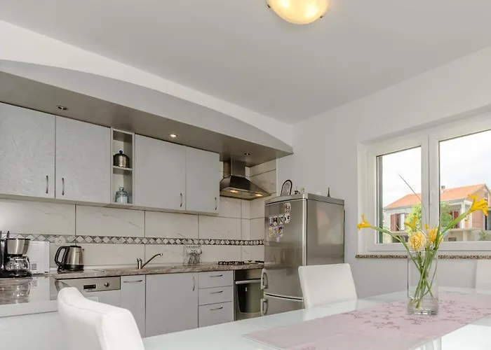 Family Friendly House With A Swimming Pool Maslenica, Novigrad - 13770 Vikendica *