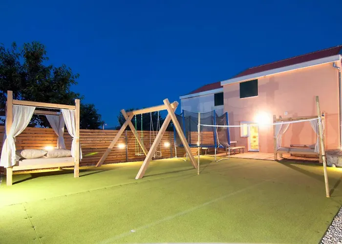 Family Friendly House With A Swimming Pool Maslenica, Novigrad - 13770 Vikendica *